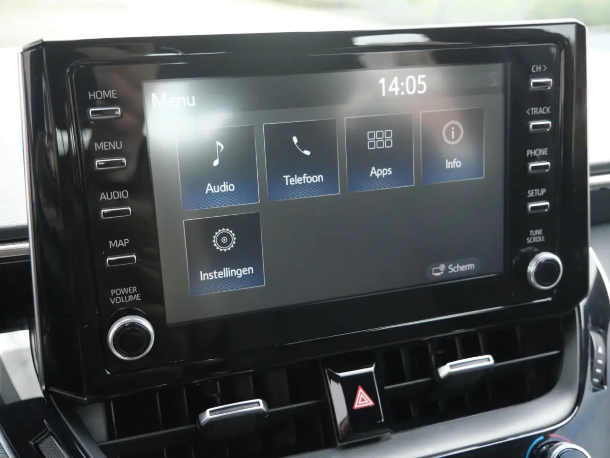 1.8 Hybrid Comfort 122 Pk CVT Apple Carplay / Camera / Cruise control