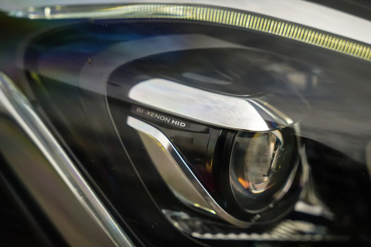 2.0 TDCI L1H1 Sport DC | Schuifdeur links | CarPlay | Camera | Trekhaak | ACC | Navi | Metallic |