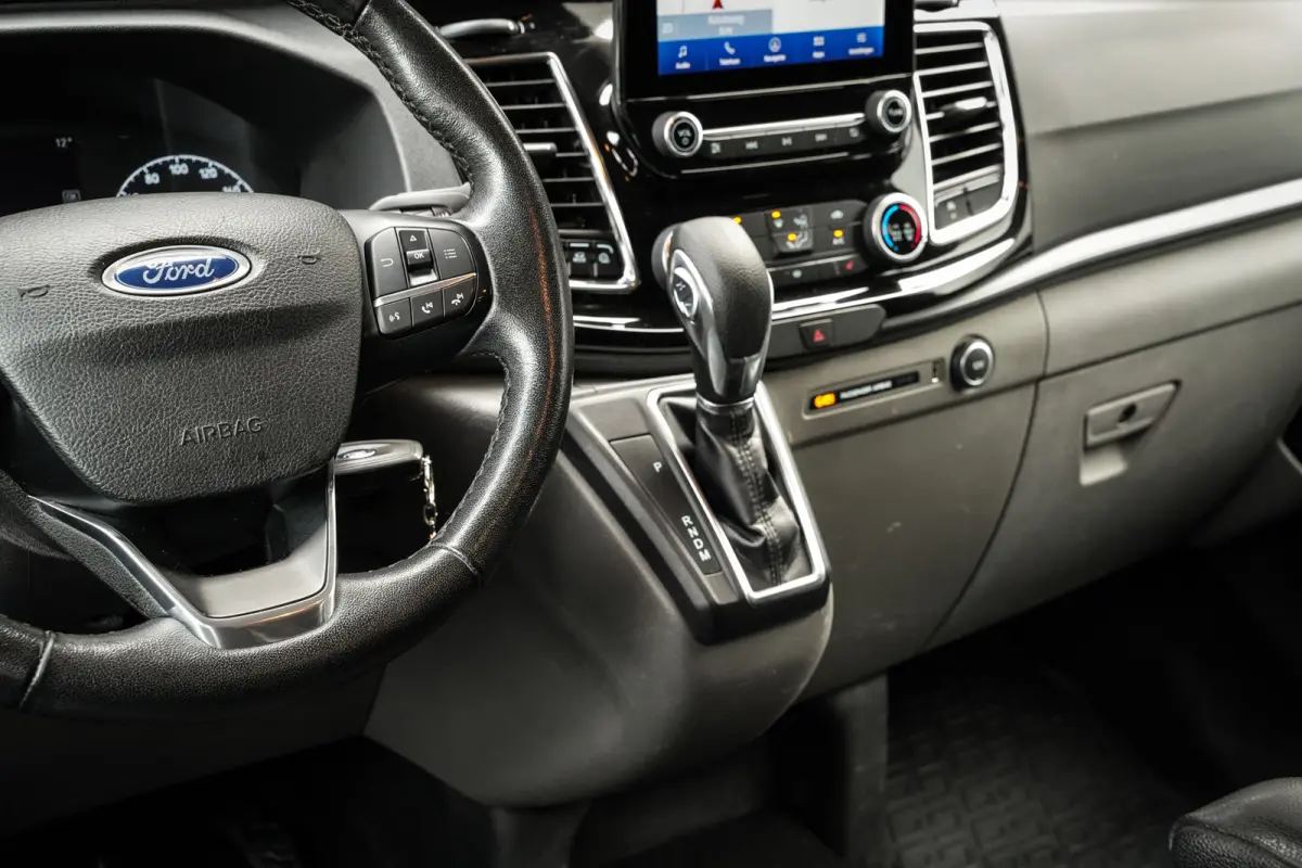 2.0 TDCI L1H1 Sport DC | Schuifdeur links | CarPlay | Camera | Trekhaak | ACC | Navi | Metallic |