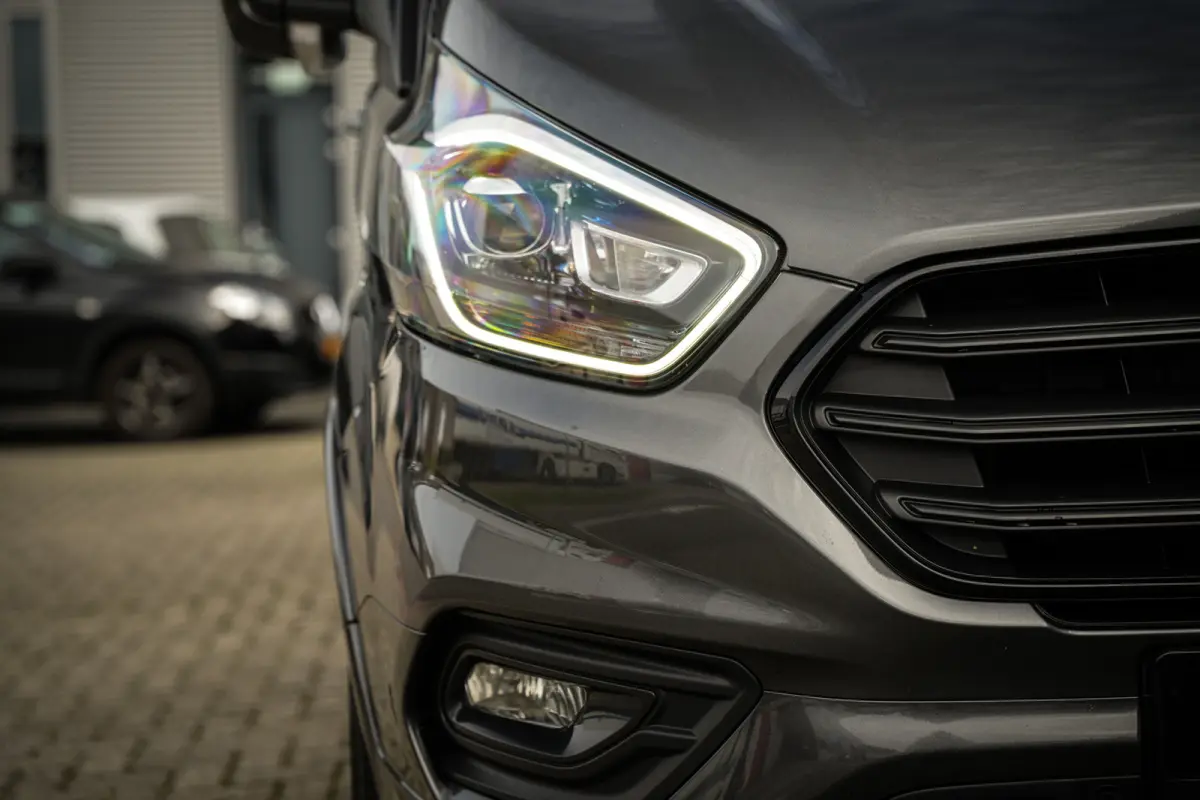 2.0 TDCI L1H1 Sport DC | Schuifdeur links | CarPlay | Camera | Trekhaak | ACC | Navi | Metallic |