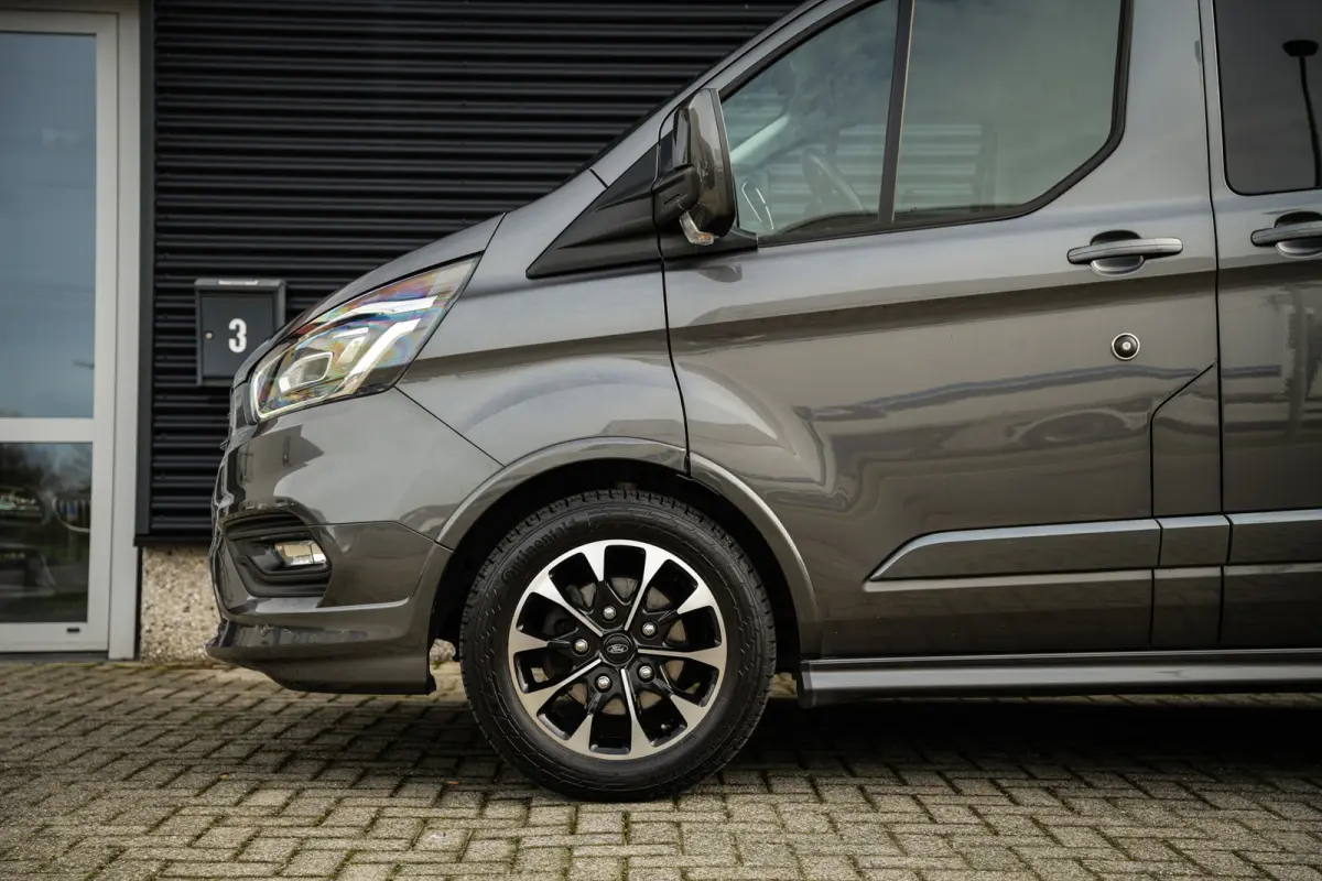 2.0 TDCI L1H1 Sport DC | Schuifdeur links | CarPlay | Camera | Trekhaak | ACC | Navi | Metallic |
