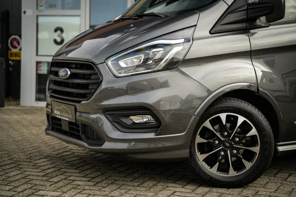 2.0 TDCI L1H1 Sport DC | Schuifdeur links | CarPlay | Camera | Trekhaak | ACC | Navi | Metallic |