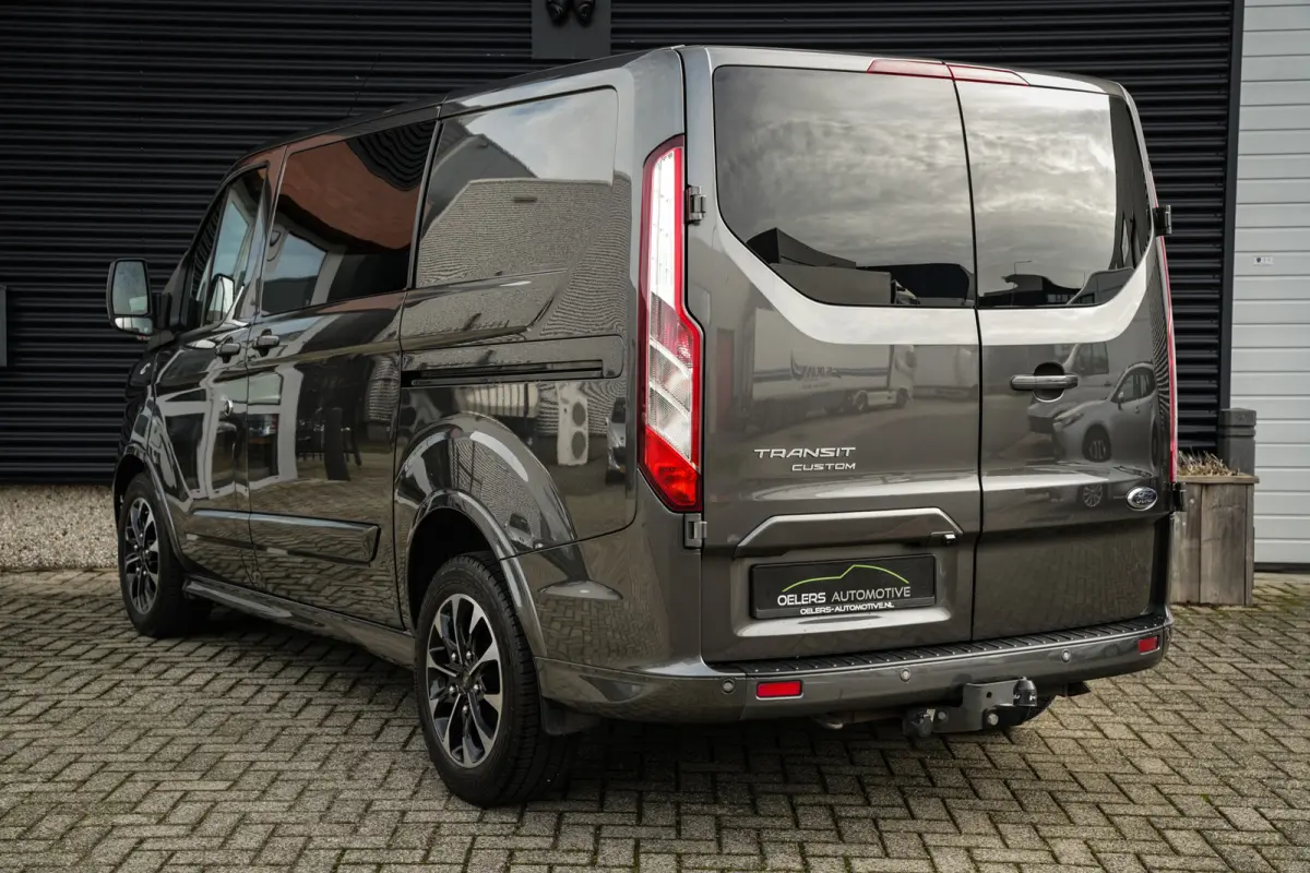 2.0 TDCI L1H1 Sport DC | Schuifdeur links | CarPlay | Camera | Trekhaak | ACC | Navi | Metallic |