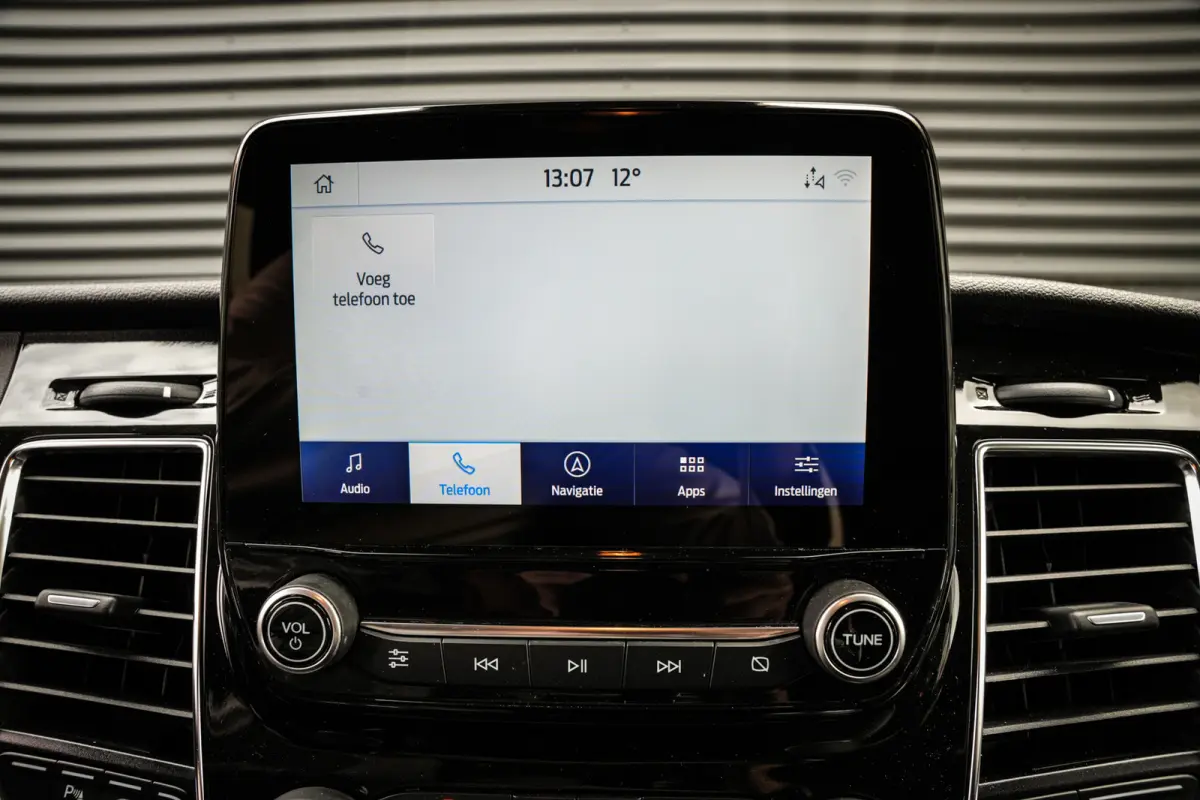 2.0 TDCI L1H1 Sport DC | Schuifdeur links | CarPlay | Camera | Trekhaak | ACC | Navi | Metallic |