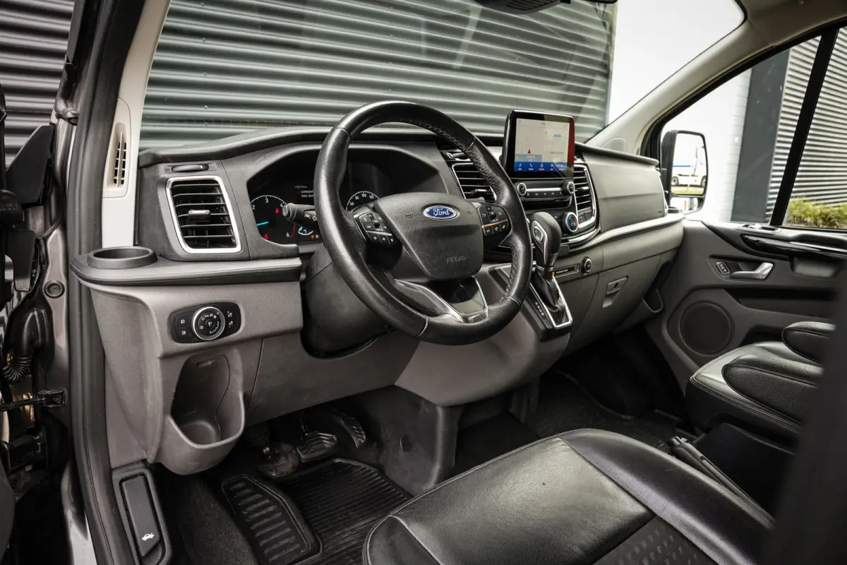 2.0 TDCI L1H1 Sport DC | Schuifdeur links | CarPlay | Camera | Trekhaak | ACC | Navi | Metallic |
