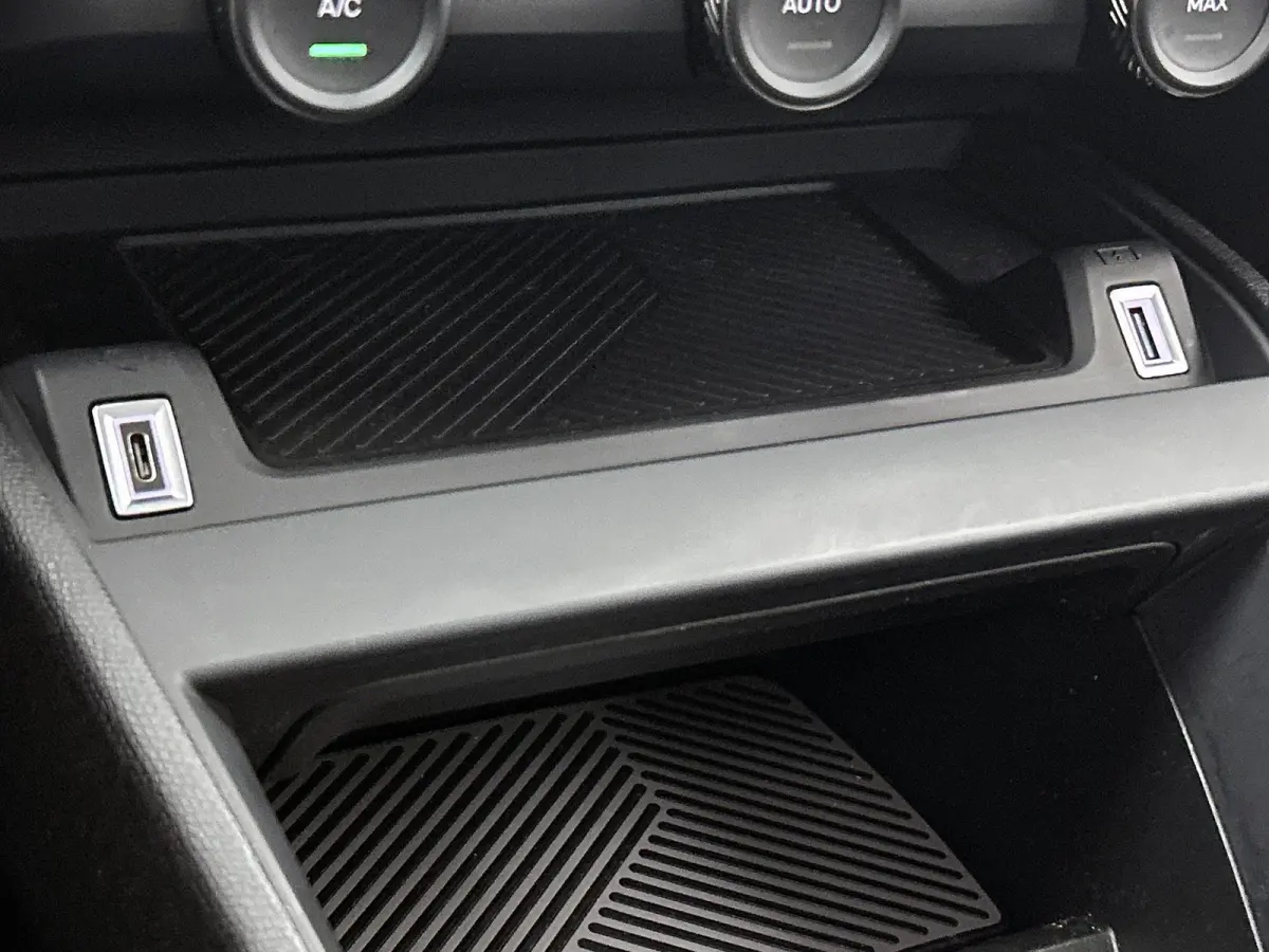 You 136pk 50 kWh Automaat ACCU 97% | Apple Carplay/Android Auto | Climate Control | Cruise Control | Camera | FASE 3 | 16"LMV | Parkeersensoren | Warmtepomp |