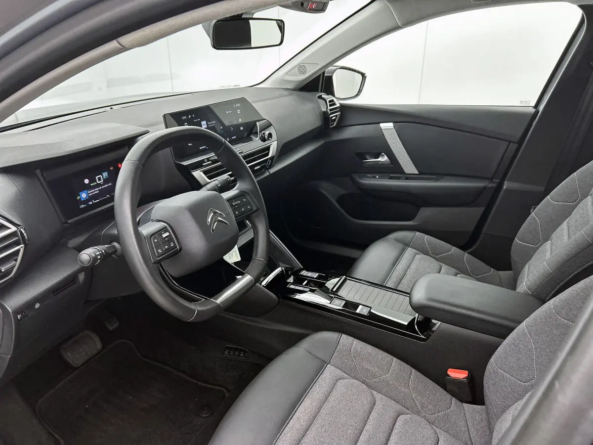 You 136pk 50 kWh Automaat ACCU 97% | Apple Carplay/Android Auto | Climate Control | Cruise Control | Camera | FASE 3 | 16"LMV | Parkeersensoren | Warmtepomp |