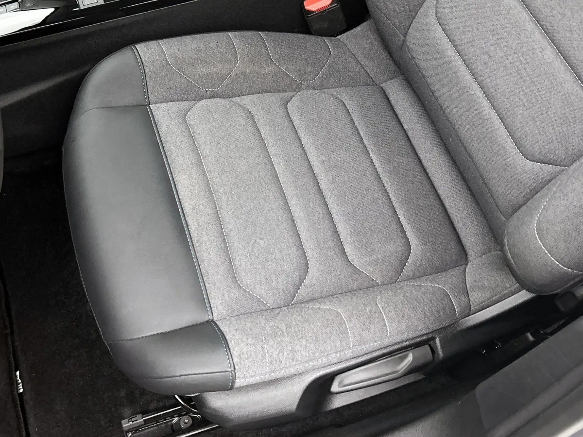 You 136pk 50 kWh Automaat ACCU 97% | Apple Carplay/Android Auto | Climate Control | Cruise Control | Camera | FASE 3 | 16"LMV | Parkeersensoren | Warmtepomp |