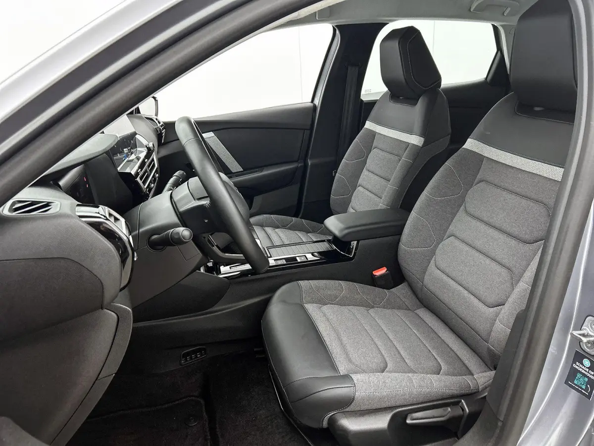 You 136pk 50 kWh Automaat ACCU 97% | Apple Carplay/Android Auto | Climate Control | Cruise Control | Camera | FASE 3 | 16"LMV | Parkeersensoren | Warmtepomp |