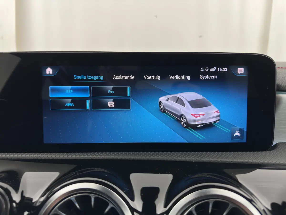 200 Business Solution AMG (INCL.BTW) Aut. *LEATHER-MICROFIBRE | FULL-LED | HEATED-SPORTSEATS | AMBIENT-LIGHT | DIGI-COCKPIT | DAB+ | NAVI-FULLMAP | CAMERA | PRIVACYGLASS | SHIFTPADDLES | 18'