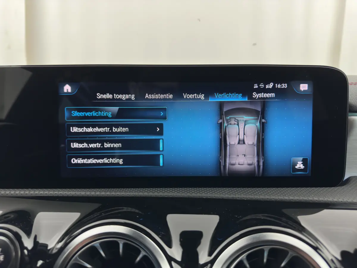 200 Business Solution AMG (INCL.BTW) Aut. *LEATHER-MICROFIBRE | FULL-LED | HEATED-SPORTSEATS | AMBIENT-LIGHT | DIGI-COCKPIT | DAB+ | NAVI-FULLMAP | CAMERA | PRIVACYGLASS | SHIFTPADDLES | 18'