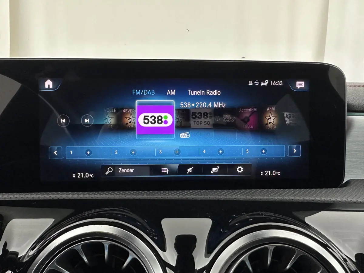 200 Business Solution AMG (INCL.BTW) Aut. *LEATHER-MICROFIBRE | FULL-LED | HEATED-SPORTSEATS | AMBIENT-LIGHT | DIGI-COCKPIT | DAB+ | NAVI-FULLMAP | CAMERA | PRIVACYGLASS | SHIFTPADDLES | 18'