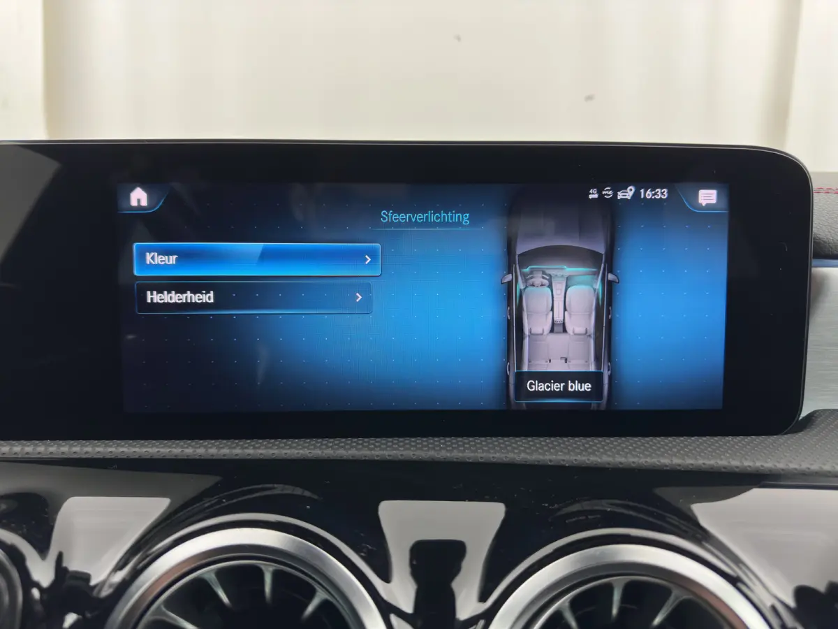 200 Business Solution AMG (INCL.BTW) Aut. *LEATHER-MICROFIBRE | FULL-LED | HEATED-SPORTSEATS | AMBIENT-LIGHT | DIGI-COCKPIT | DAB+ | NAVI-FULLMAP | CAMERA | PRIVACYGLASS | SHIFTPADDLES | 18'