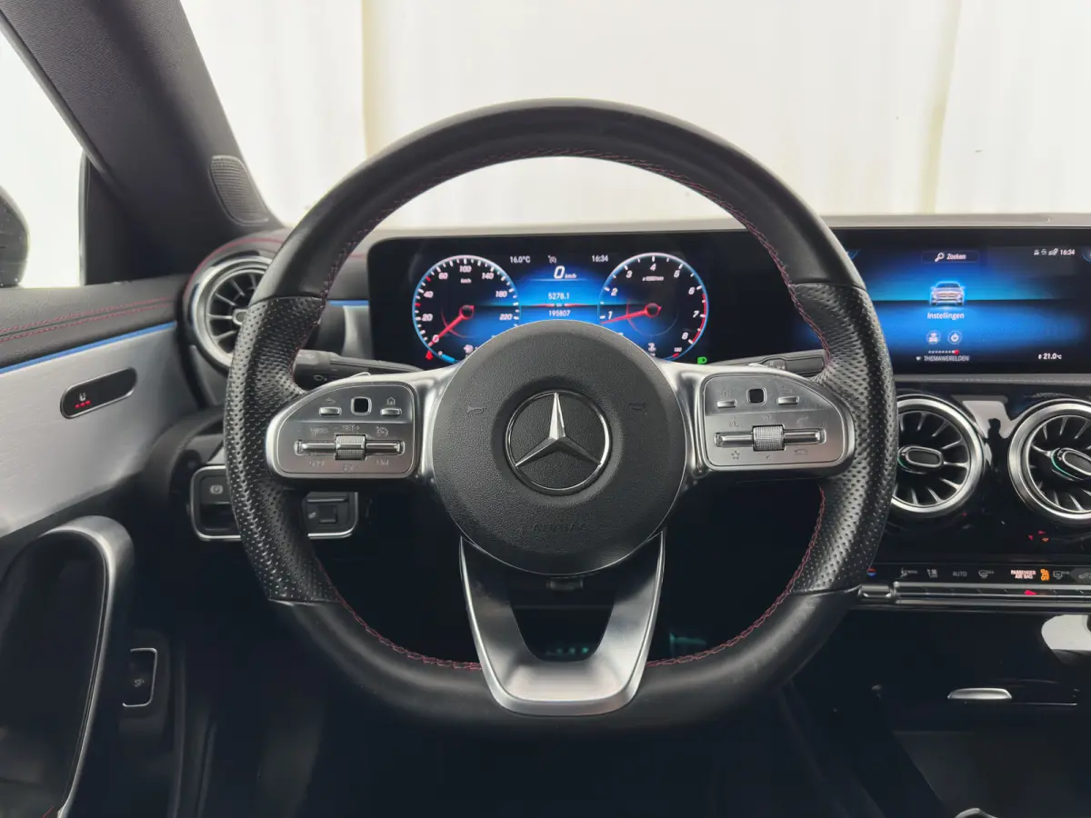 200 Business Solution AMG (INCL.BTW) Aut. *LEATHER-MICROFIBRE | FULL-LED | HEATED-SPORTSEATS | AMBIENT-LIGHT | DIGI-COCKPIT | DAB+ | NAVI-FULLMAP | CAMERA | PRIVACYGLASS | SHIFTPADDLES | 18'
