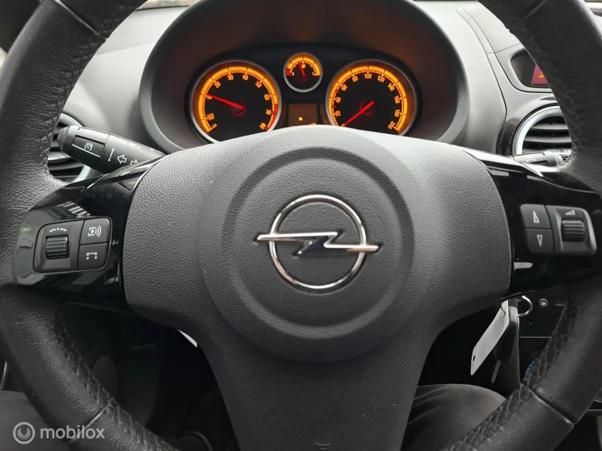 1.2 Turbo 120 Jaar Edition AUTOMAAT