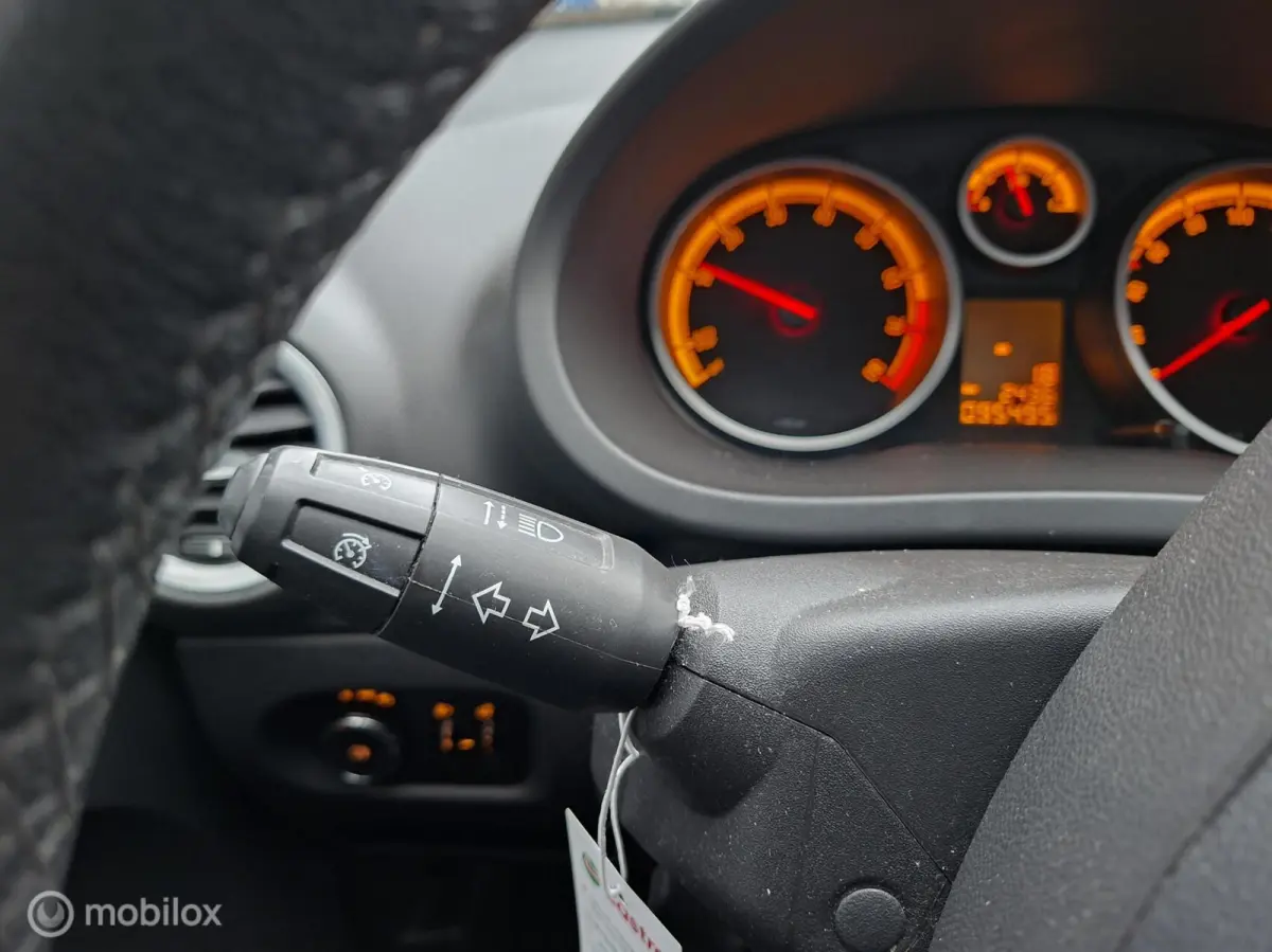 1.2 Turbo 120 Jaar Edition AUTOMAAT