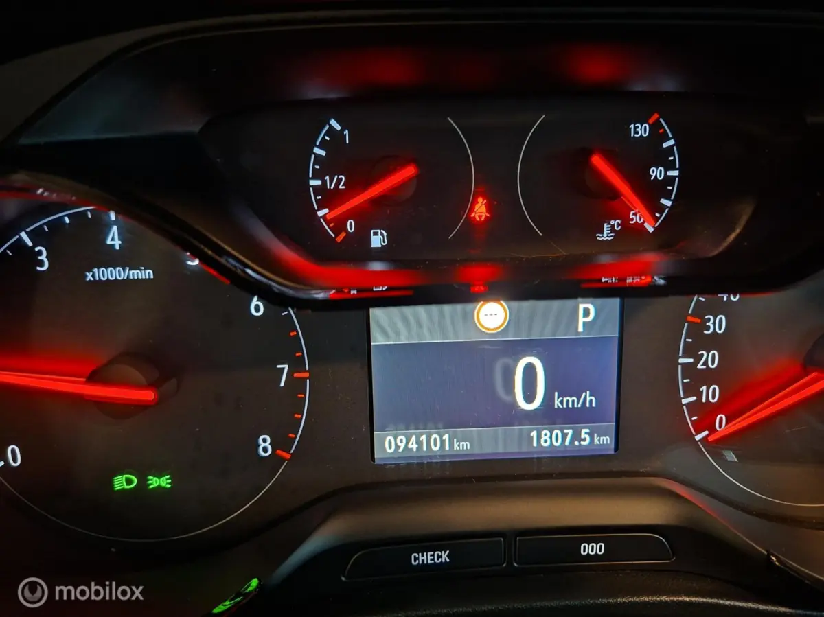 1.2 Turbo 120 Jaar Edition AUTOMAAT
