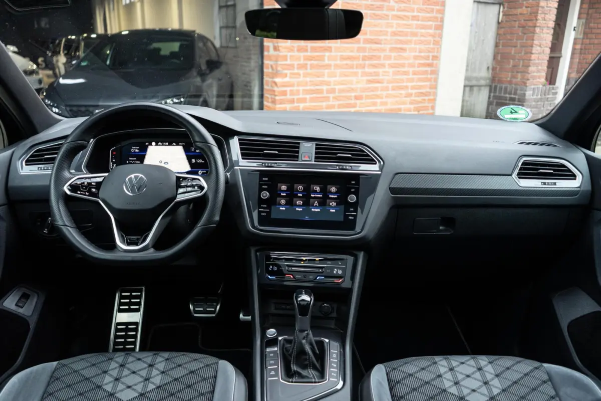 1.5 TSI R-Line Pano / Trekhaak / Camera