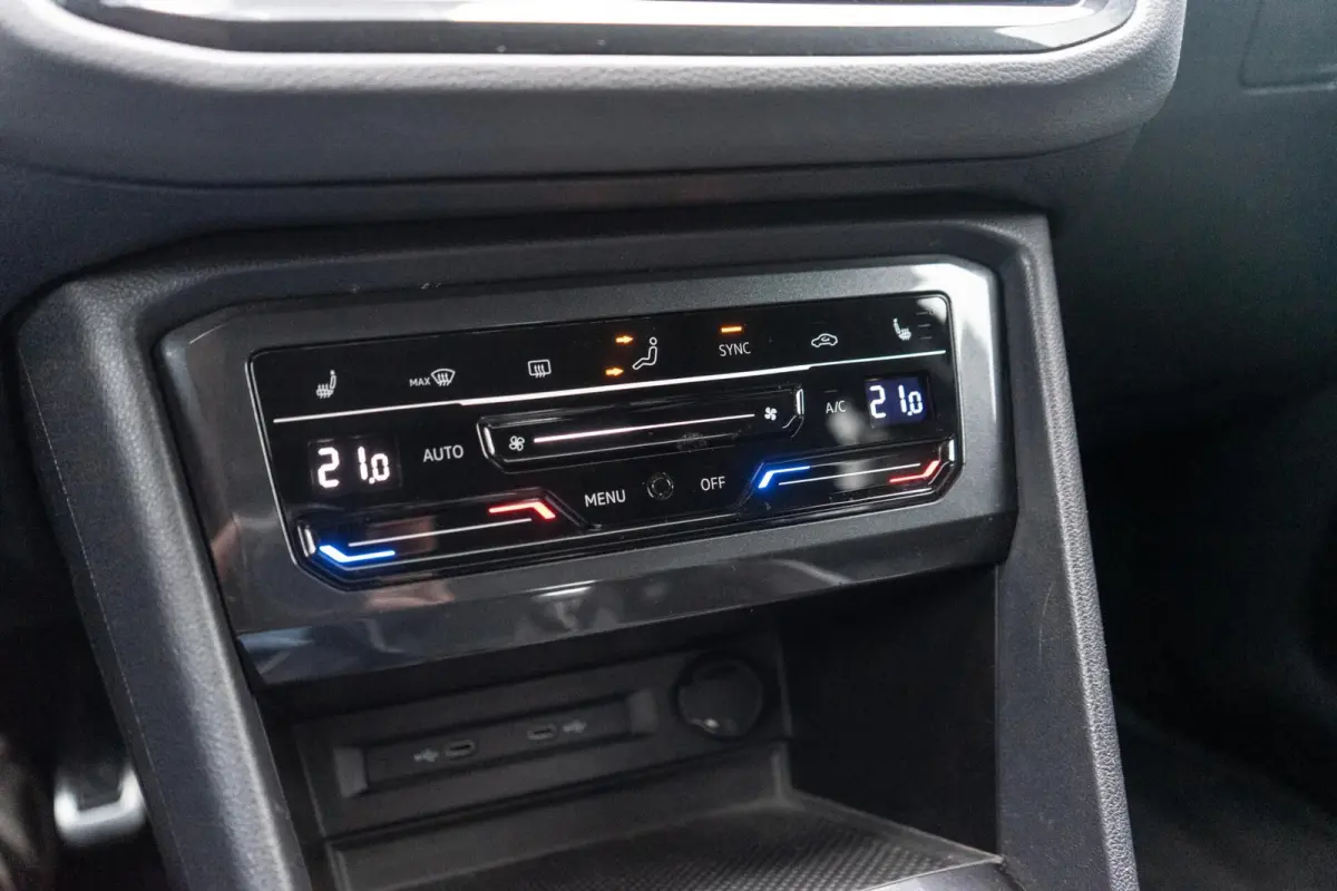 1.5 TSI R-Line Pano / Trekhaak / Camera