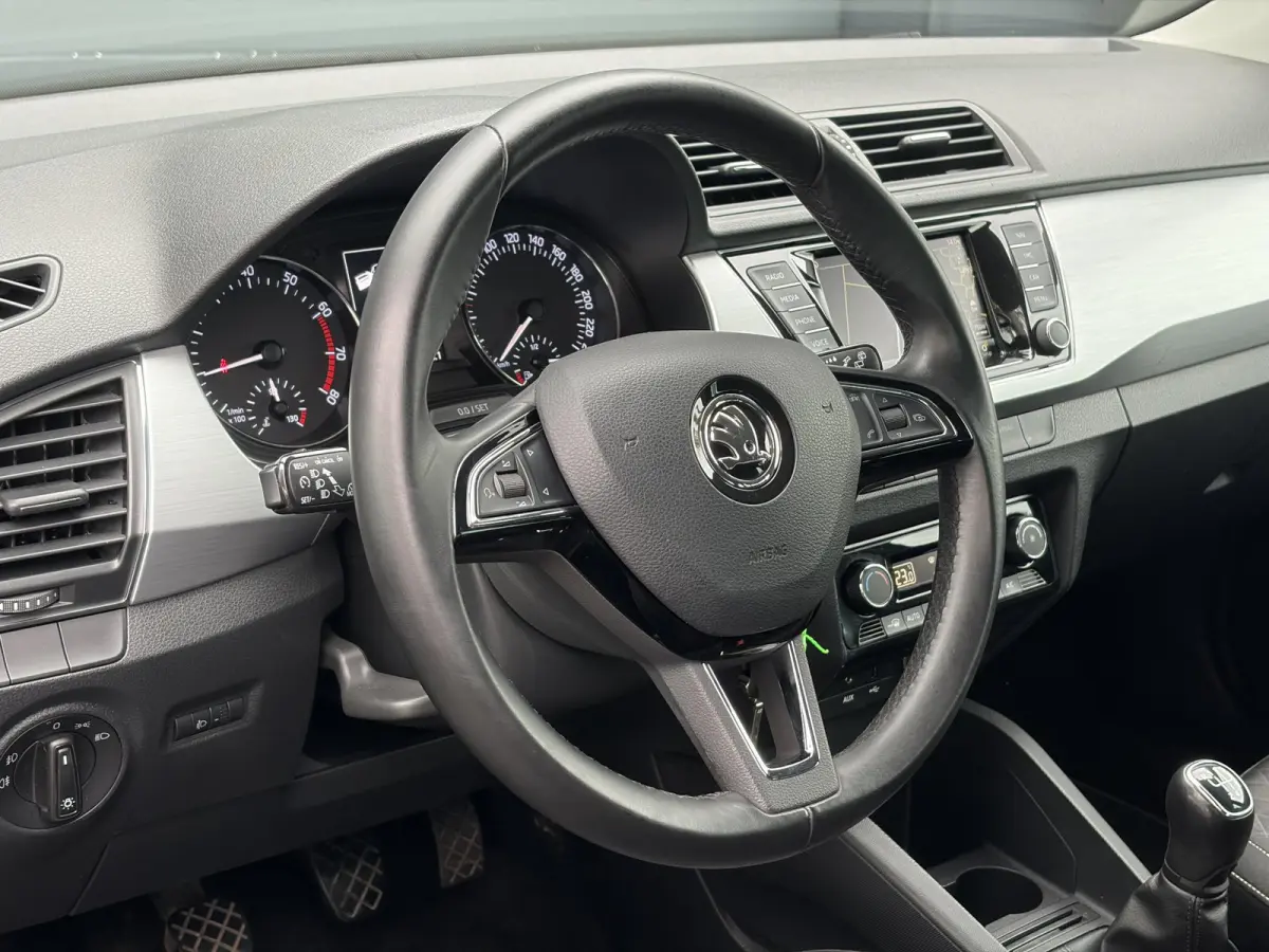 1.0 TSI Drive ✓2e Eigenaar✓D-riem vv in 2023✓Navi✓Clima✓Cruise✓Pdc✓Lm velgen✓4 Elekt Ramen✓N.A.P✓Apk tot 08-2027