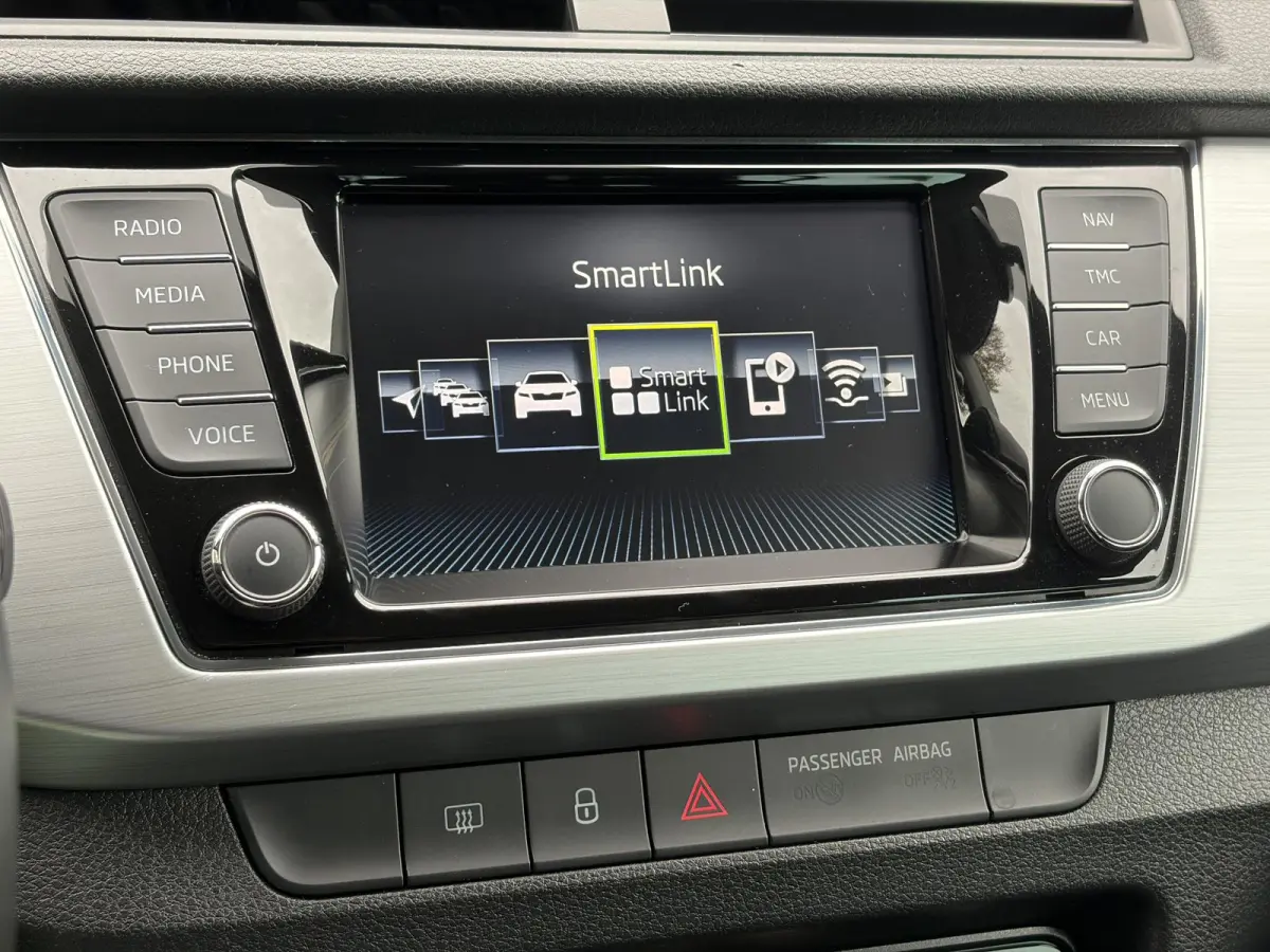 1.0 TSI Drive ✓2e Eigenaar✓D-riem vv in 2023✓Navi✓Clima✓Cruise✓Pdc✓Lm velgen✓4 Elekt Ramen✓N.A.P✓Apk tot 08-2027