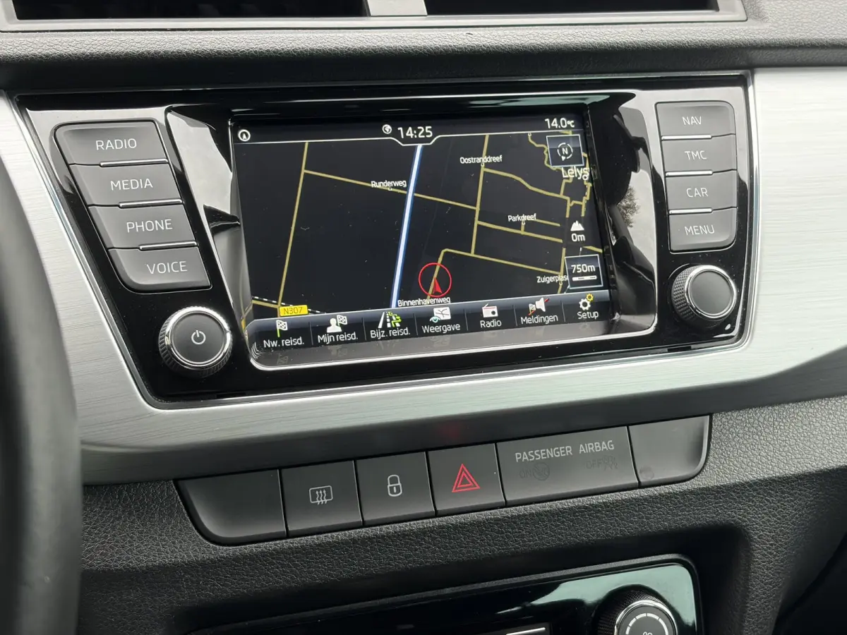 1.0 TSI Drive ✓2e Eigenaar✓D-riem vv in 2023✓Navi✓Clima✓Cruise✓Pdc✓Lm velgen✓4 Elekt Ramen✓N.A.P✓Apk tot 08-2027