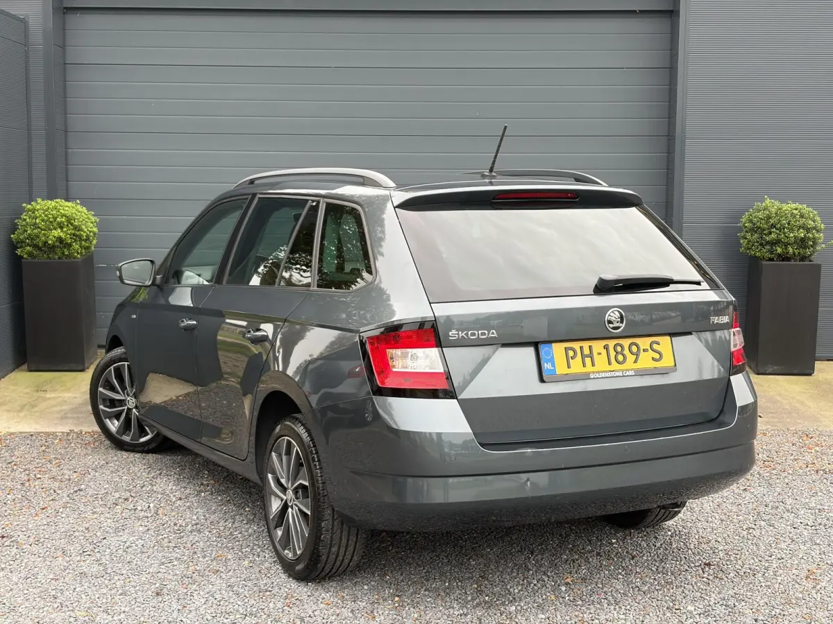 1.0 TSI Drive ✓2e Eigenaar✓D-riem vv in 2023✓Navi✓Clima✓Cruise✓Pdc✓Lm velgen✓4 Elekt Ramen✓N.A.P✓Apk tot 08-2027