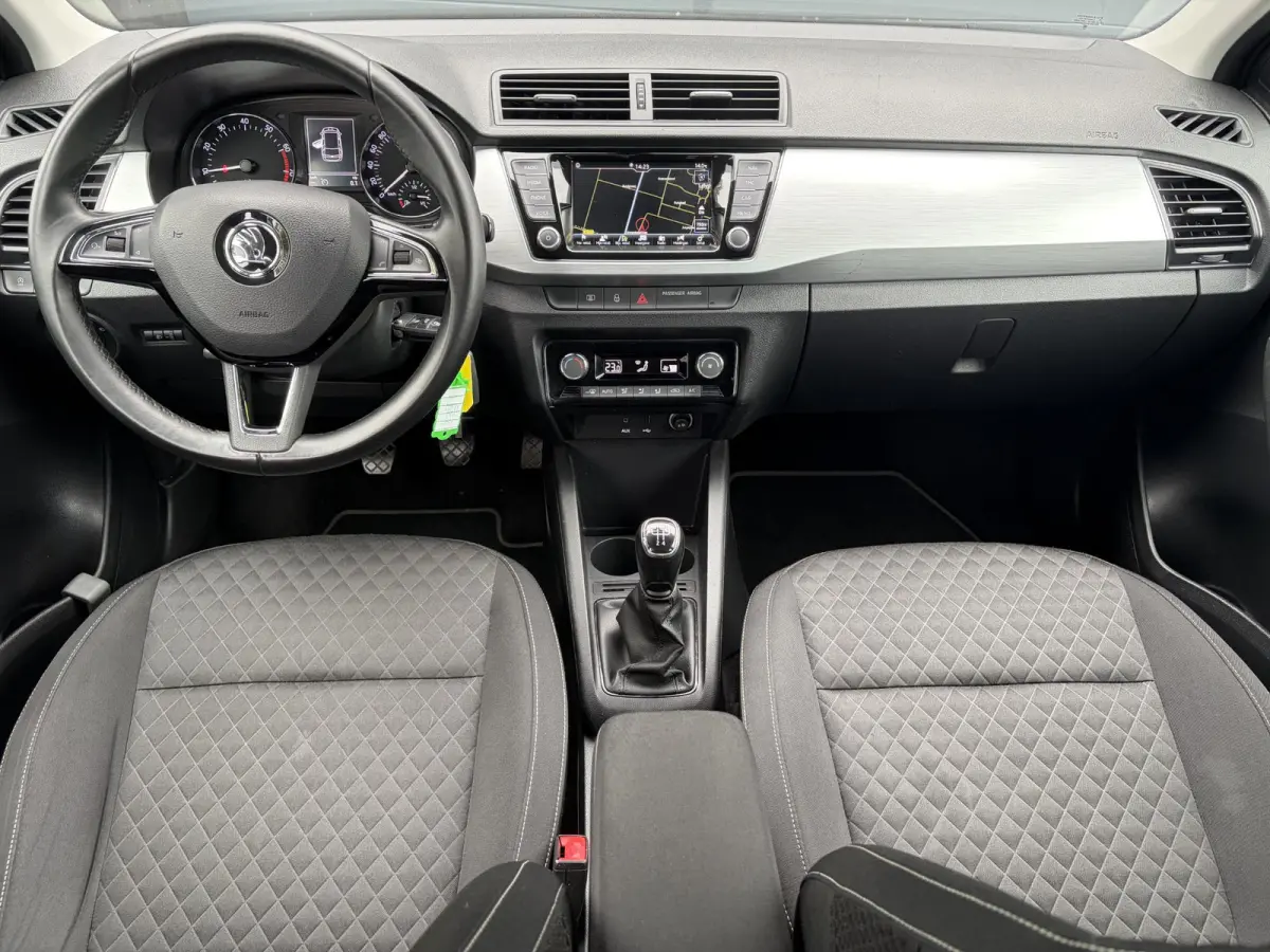 1.0 TSI Drive ✓2e Eigenaar✓D-riem vv in 2023✓Navi✓Clima✓Cruise✓Pdc✓Lm velgen✓4 Elekt Ramen✓N.A.P✓Apk tot 08-2027