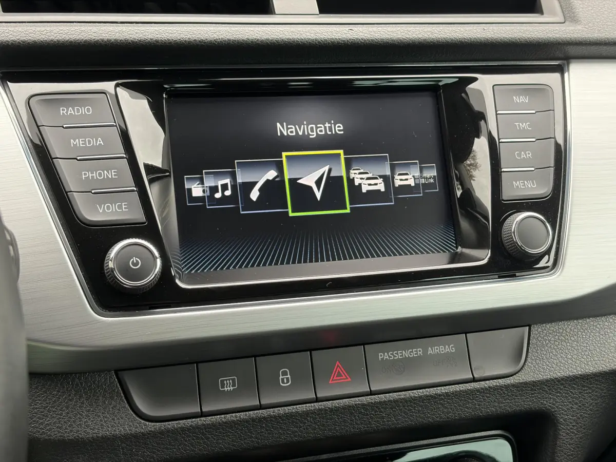 1.0 TSI Drive ✓2e Eigenaar✓D-riem vv in 2023✓Navi✓Clima✓Cruise✓Pdc✓Lm velgen✓4 Elekt Ramen✓N.A.P✓Apk tot 08-2027