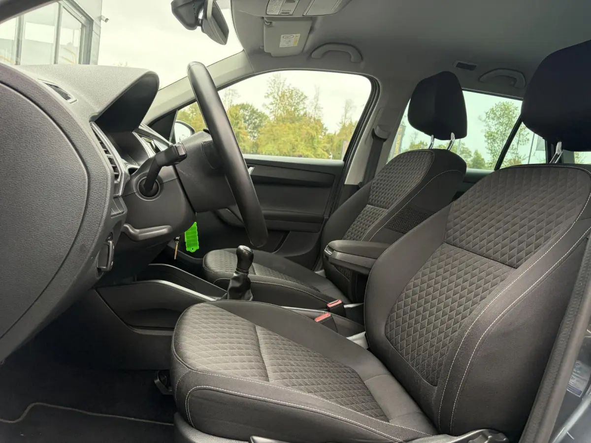 1.0 TSI Drive ✓2e Eigenaar✓D-riem vv in 2023✓Navi✓Clima✓Cruise✓Pdc✓Lm velgen✓4 Elekt Ramen✓N.A.P✓Apk tot 08-2027