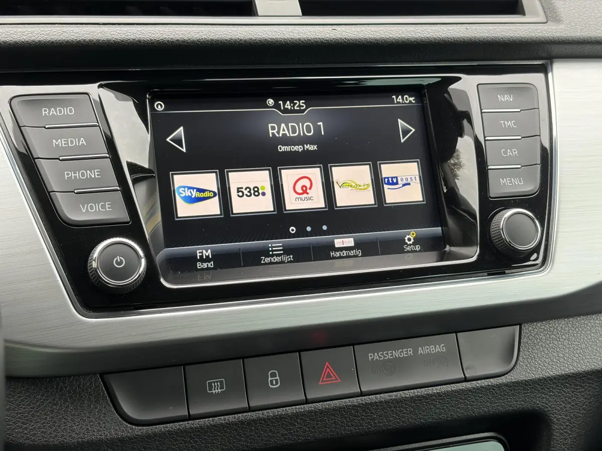 1.0 TSI Drive ✓2e Eigenaar✓D-riem vv in 2023✓Navi✓Clima✓Cruise✓Pdc✓Lm velgen✓4 Elekt Ramen✓N.A.P✓Apk tot 08-2027