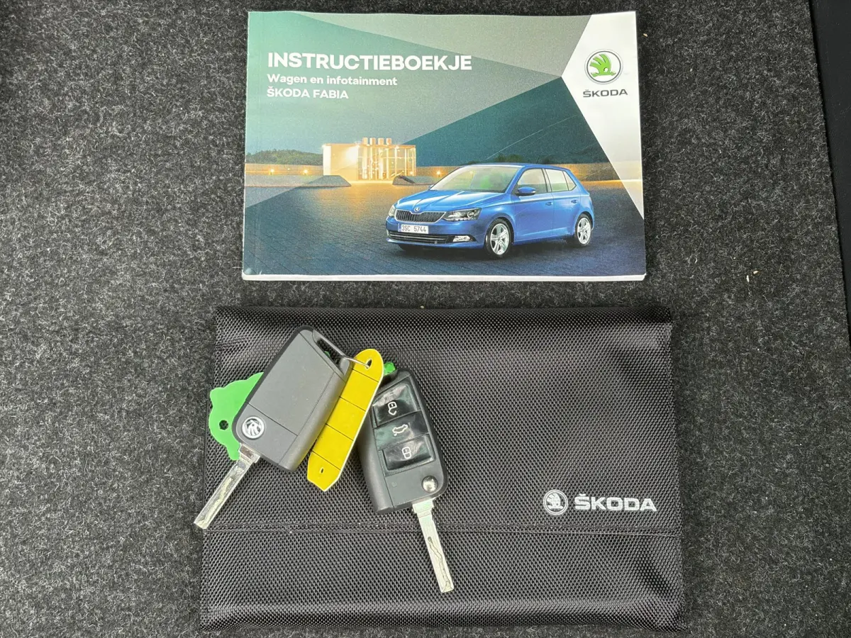 1.0 TSI Drive ✓2e Eigenaar✓D-riem vv in 2023✓Navi✓Clima✓Cruise✓Pdc✓Lm velgen✓4 Elekt Ramen✓N.A.P✓Apk tot 08-2027