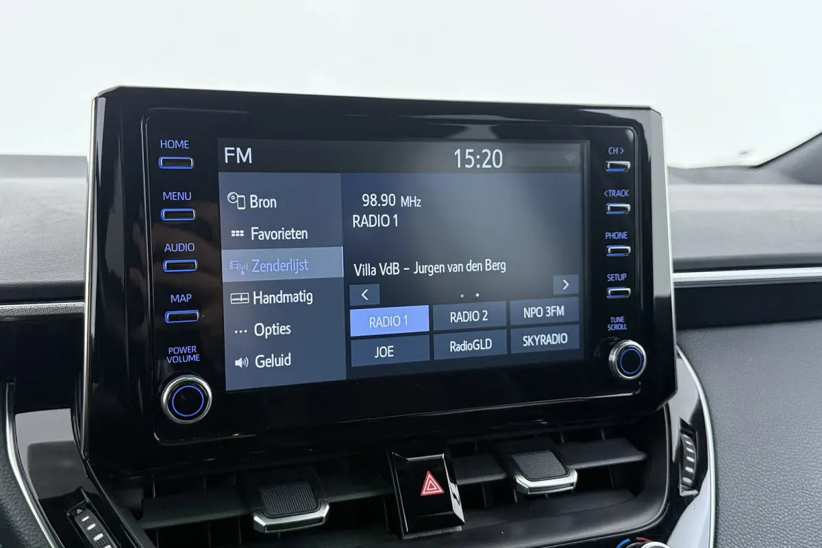 1.8 Hybrid Dynamic | CarPlay | Org. NL | Adapt. Cruise | Stoelverwarming | Camera | Keyless |
