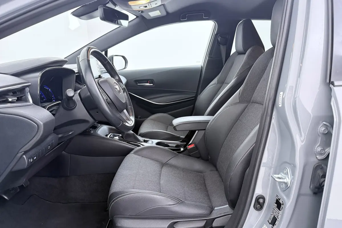 1.8 Hybrid Dynamic | CarPlay | Org. NL | Adapt. Cruise | Stoelverwarming | Camera | Keyless |
