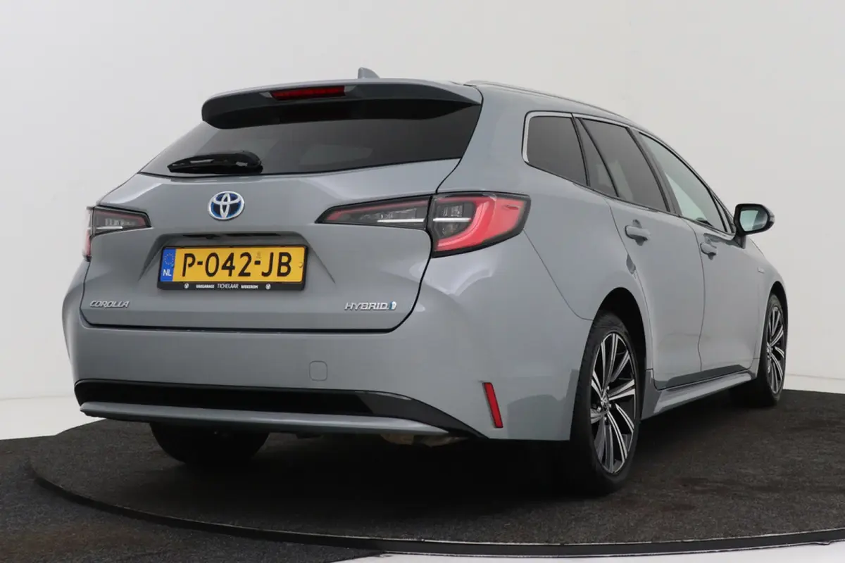 1.8 Hybrid Dynamic | CarPlay | Org. NL | Adapt. Cruise | Stoelverwarming | Camera | Keyless |