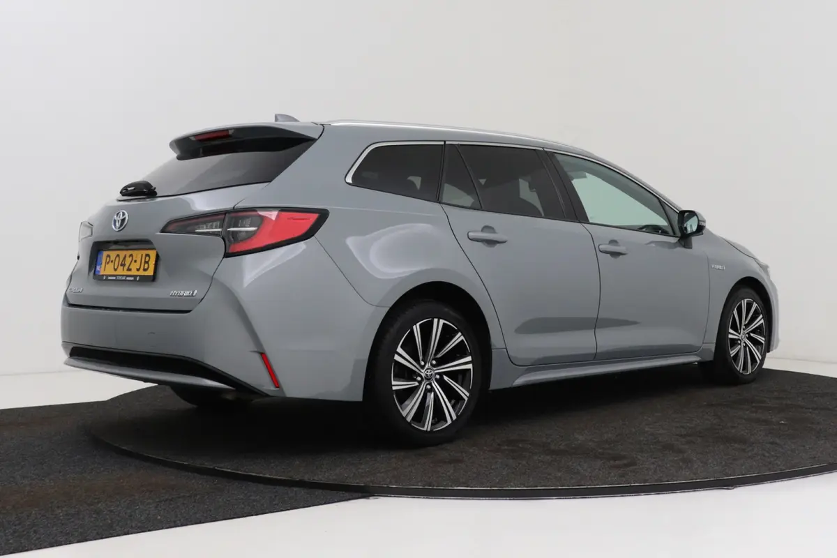 1.8 Hybrid Dynamic | CarPlay | Org. NL | Adapt. Cruise | Stoelverwarming | Camera | Keyless |
