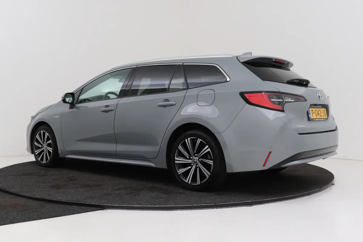 1.8 Hybrid Dynamic | CarPlay | Org. NL | Adapt. Cruise | Stoelverwarming | Camera | Keyless |