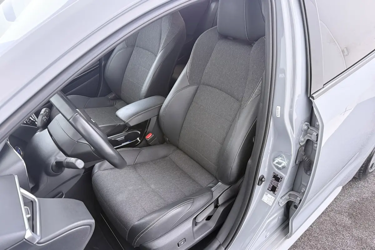 1.8 Hybrid Dynamic | CarPlay | Org. NL | Adapt. Cruise | Stoelverwarming | Camera | Keyless |