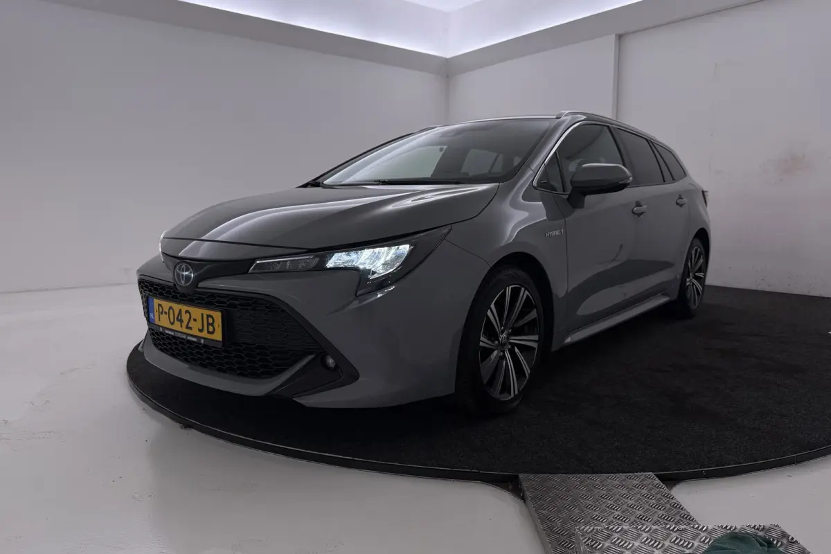 1.8 Hybrid Dynamic | CarPlay | Org. NL | Adapt. Cruise | Stoelverwarming | Camera | Keyless |