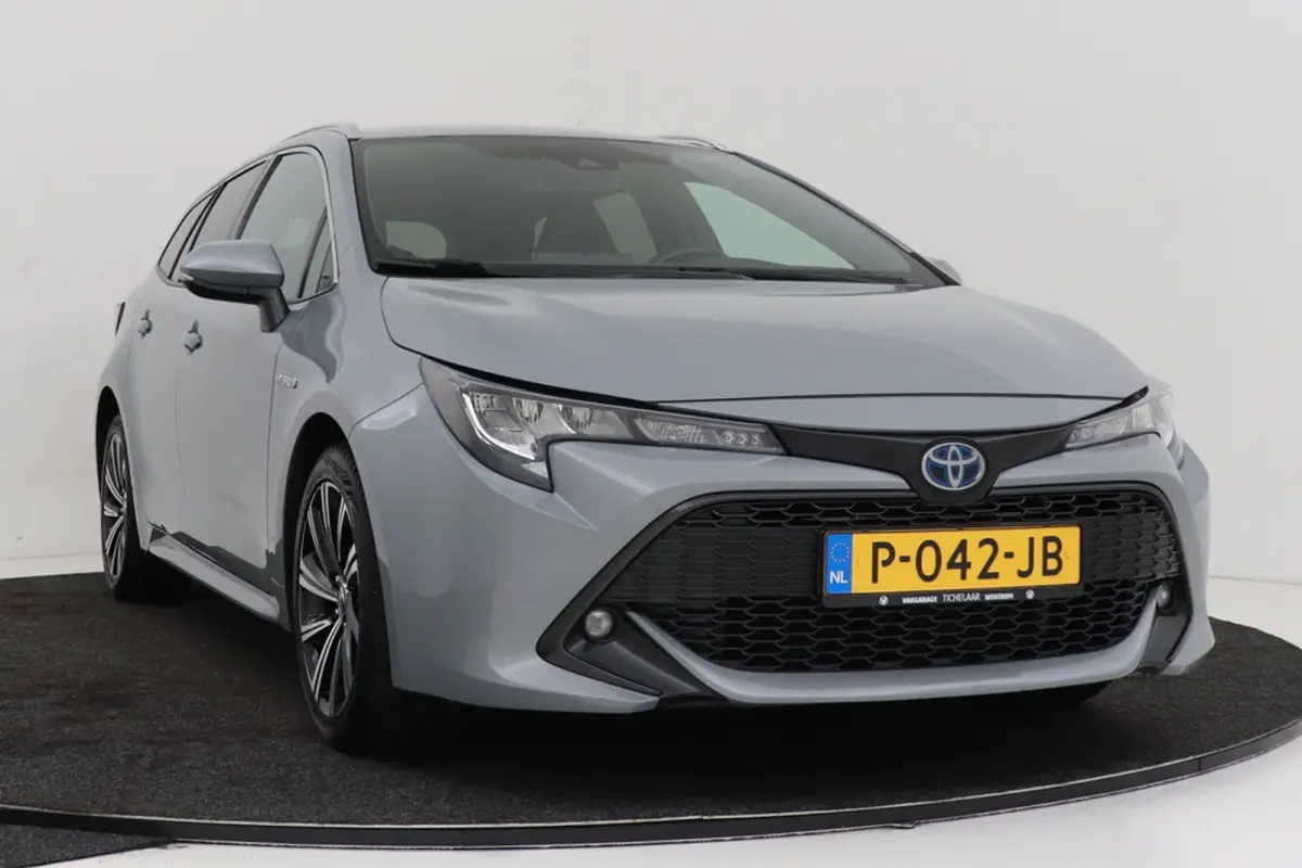 1.8 Hybrid Dynamic | CarPlay | Org. NL | Adapt. Cruise | Stoelverwarming | Camera | Keyless |