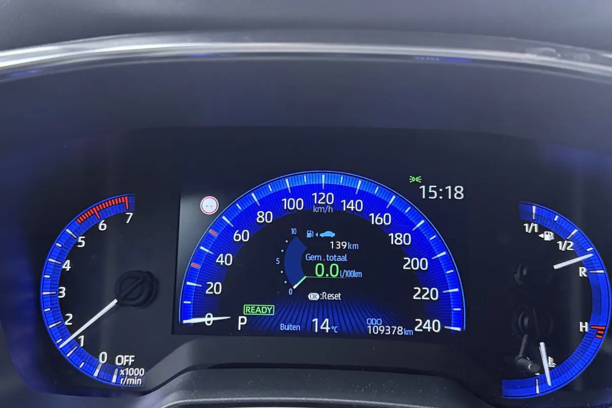 1.8 Hybrid Dynamic | CarPlay | Org. NL | Adapt. Cruise | Stoelverwarming | Camera | Keyless |