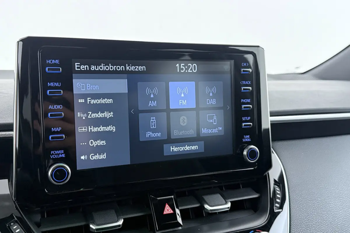 1.8 Hybrid Dynamic | CarPlay | Org. NL | Adapt. Cruise | Stoelverwarming | Camera | Keyless |