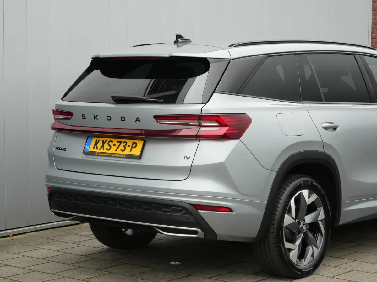 1.5 TSI PHEV Sportline Business 204 Pk Automaat Navi / DAB / Apple Carplay / Stoelverwarming / Camera