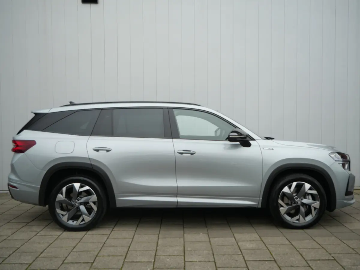 1.5 TSI PHEV Sportline Business 204 Pk Automaat Navi / DAB / Apple Carplay / Stoelverwarming / Camera