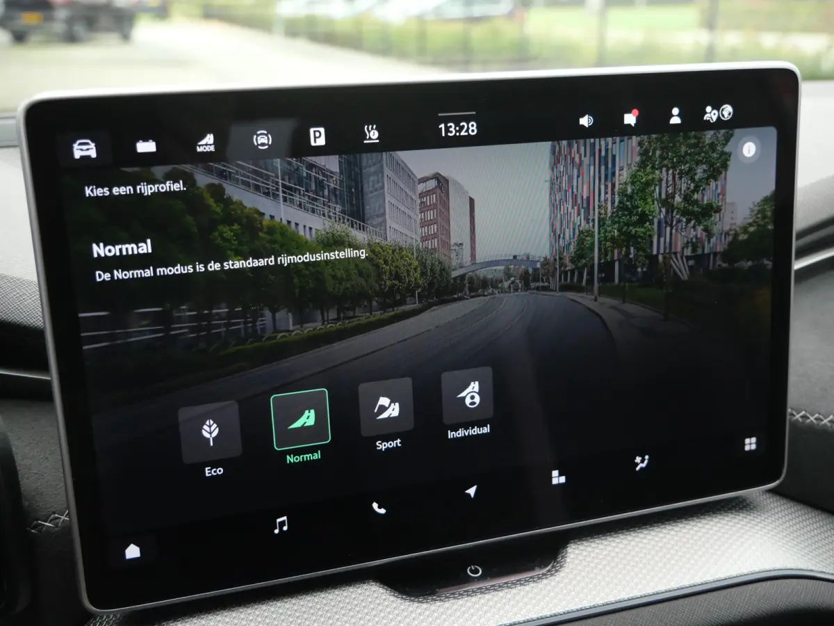 1.5 TSI PHEV Sportline Business 204 Pk Automaat Navi / DAB / Apple Carplay / Stoelverwarming / Camera