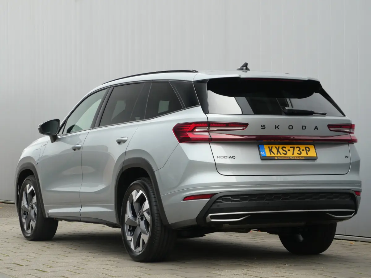 1.5 TSI PHEV Sportline Business 204 Pk Automaat Navi / DAB / Apple Carplay / Stoelverwarming / Camera
