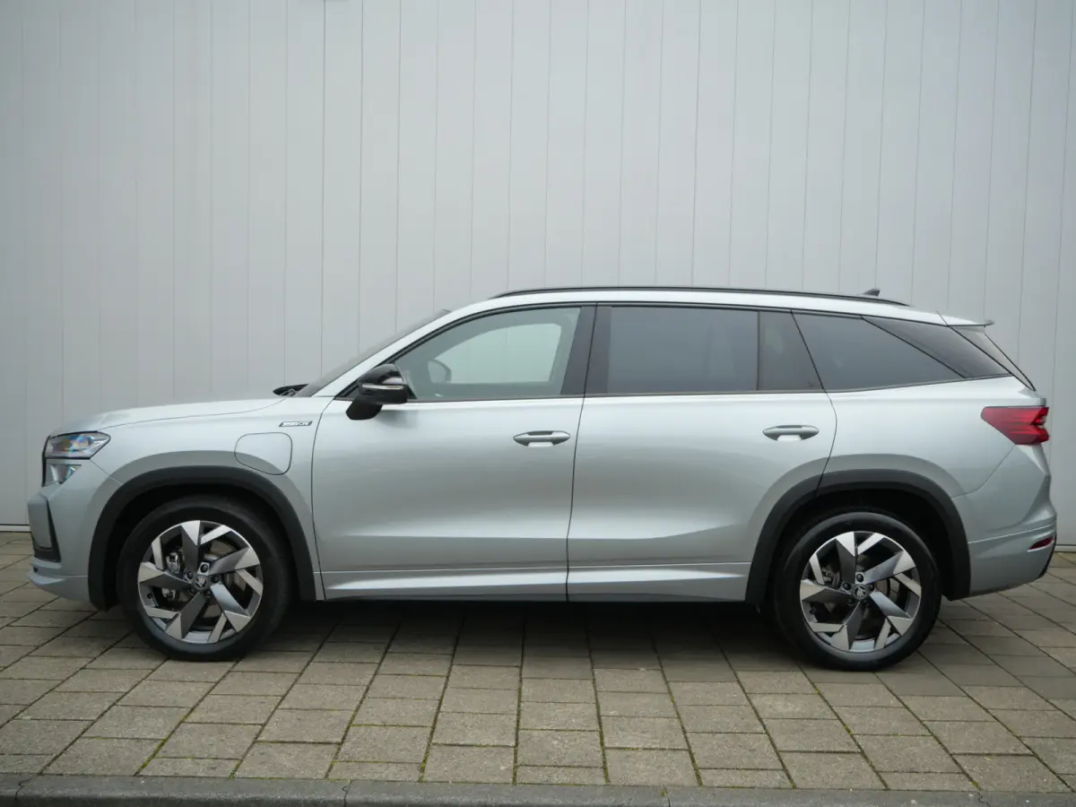1.5 TSI PHEV Sportline Business 204 Pk Automaat Navi / DAB / Apple Carplay / Stoelverwarming / Camera