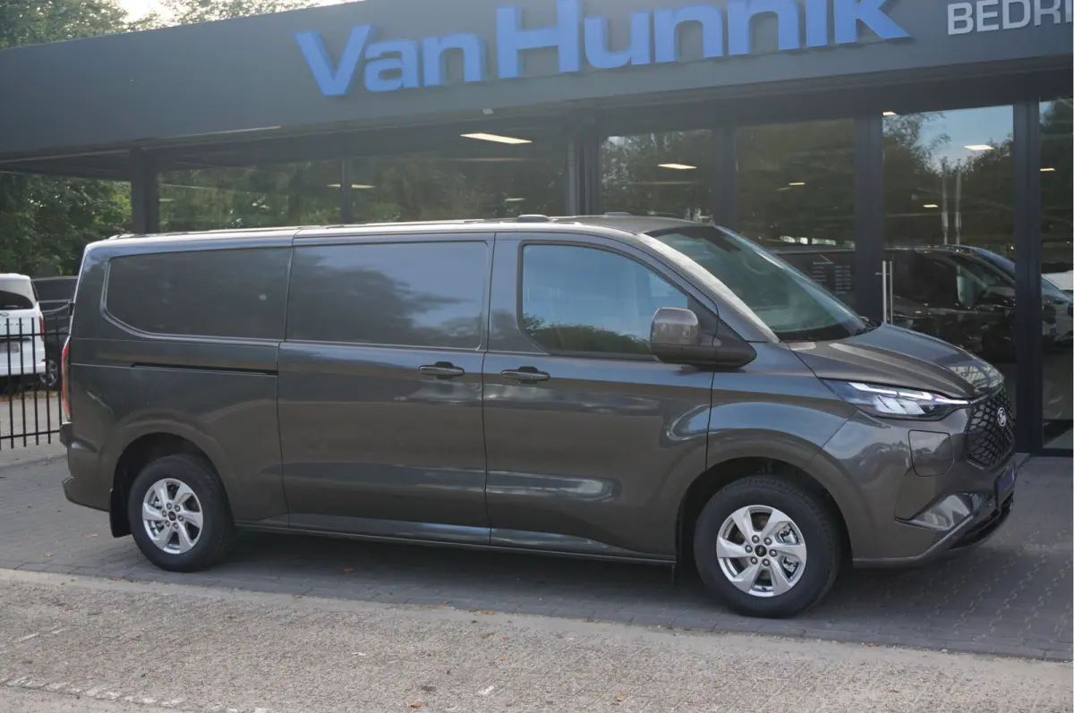 340L 218PK 71KWH AWD Limited Elektrisch AUT BPM VRIJ!! Apple CP/Android A, LED, Trekhaak, 2x Schuifdeur!! NR. EC51