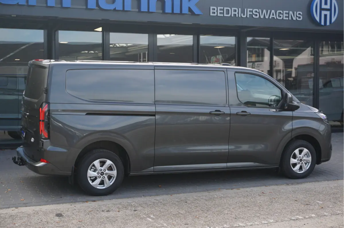 340L 218PK 71KWH AWD Limited Elektrisch AUT BPM VRIJ!! Apple CP/Android A, LED, Trekhaak, 2x Schuifdeur!! NR. EC51