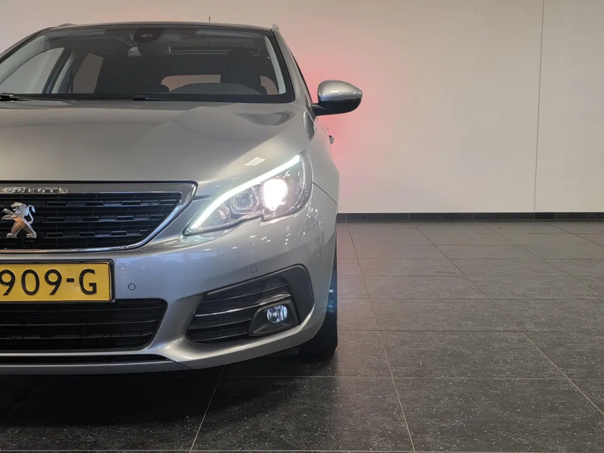 1.2 PureTech Blue Lease Executive | NL-Auto | 100% Onderhouden | Pano |